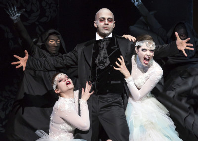 Dracula als Vampirin / Musikalische Komödie
